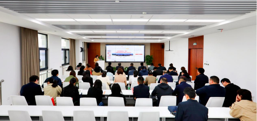 陜西省委黨校省直機關年輕公務員專題培訓班實踐教學活動在陜西直升機產業(yè)發(fā)展園舉行